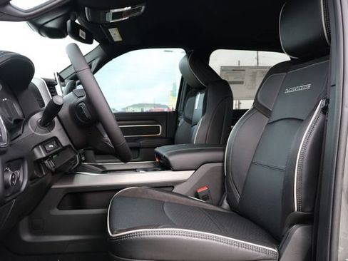 New 2026 RAM 2500 Laramie AWD/4WD image 10