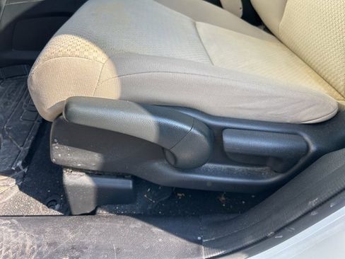 Used 2016 Honda CR-V LX image 19