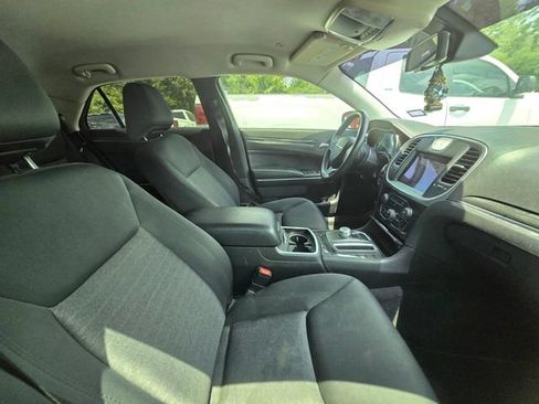 Used 2021 Chrysler 300 Touring w/ Sport Appearance Package RWD image 11