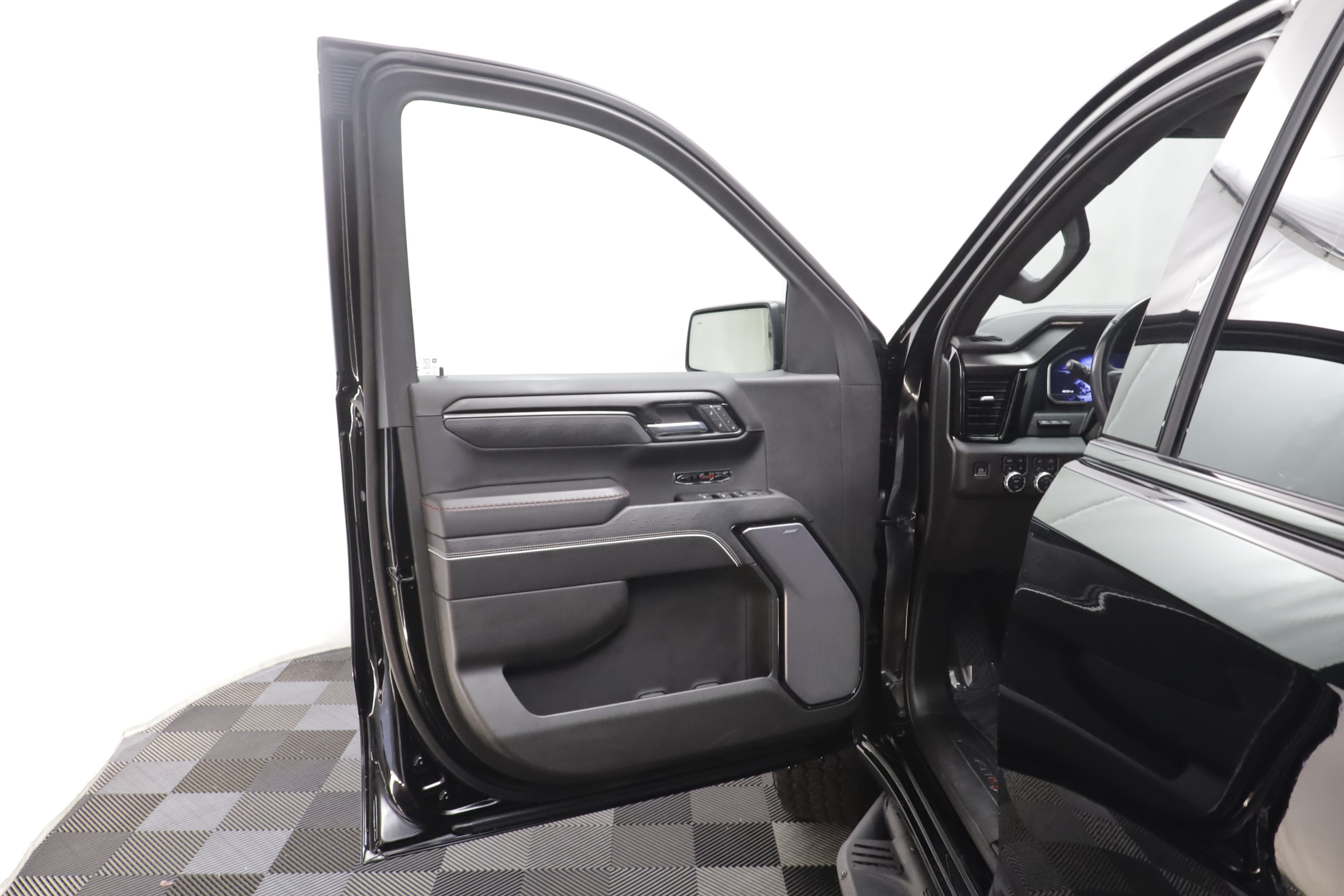 Used 2023 GMC Sierra 1500 AT4X AWD/4WD image 5