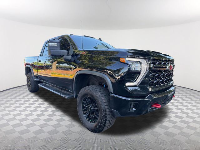 Used 2024 Chevrolet Silverado 2500 ZR2 AWD/4WD image 3