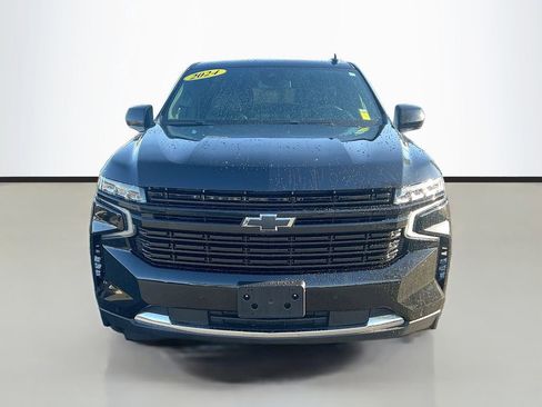 Used 2024 Chevrolet Suburban LT AWD/4WD image 2