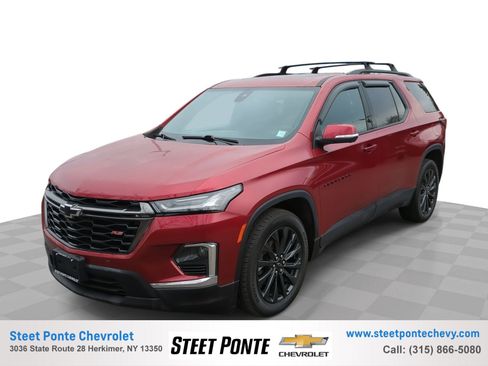 Used 2023 Chevrolet Traverse RS image 1