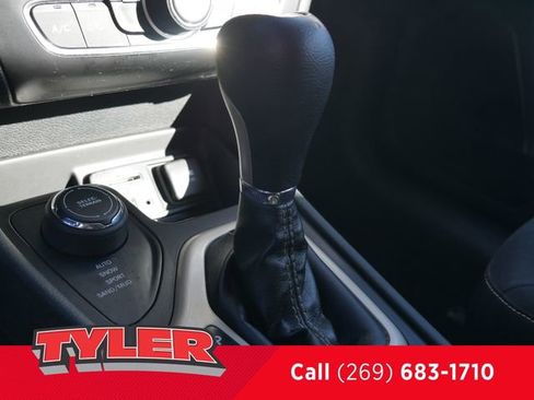 Used 2015 Jeep Cherokee Latitude w/ Cold Weather Group image 36