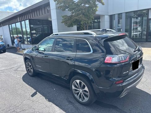 Used 2019 Jeep Cherokee Overland AWD/4WD image 3