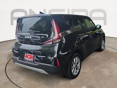 Certified 2025 Kia Soul LX image 8