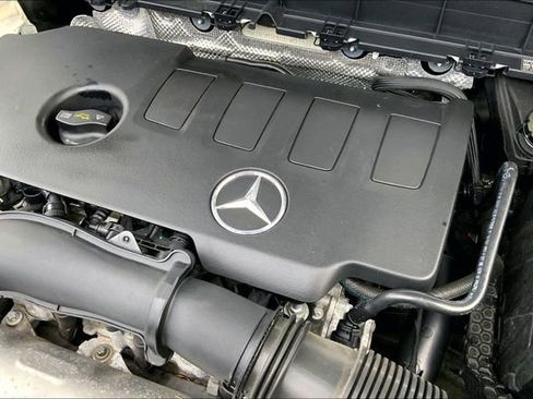 Used 2020 Mercedes-Benz GLB 250 4MATIC image 30