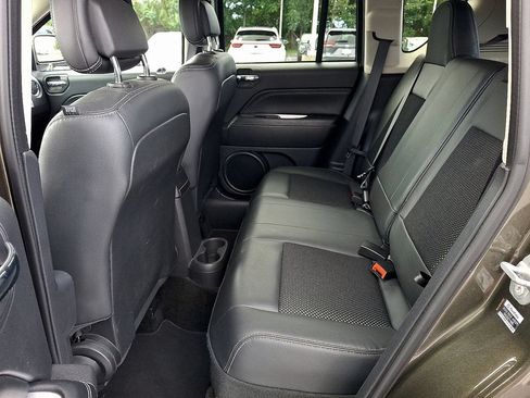 Used 2016 Jeep Compass Latitude AWD/4WD image 11