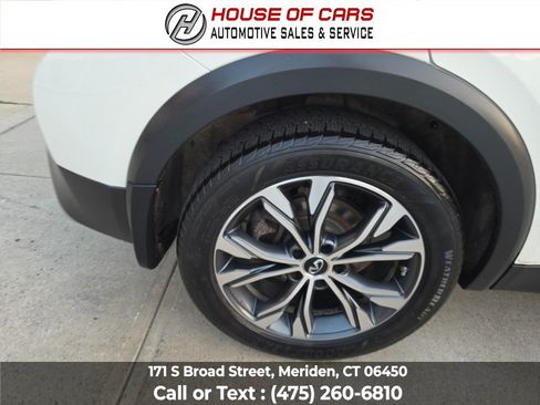 Used 2017 INFINITI QX30 Premium w/ Navigation Package AWD/4WD image 20