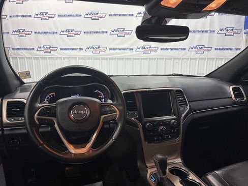 Used 2017 Jeep Grand Cherokee Limited image 2