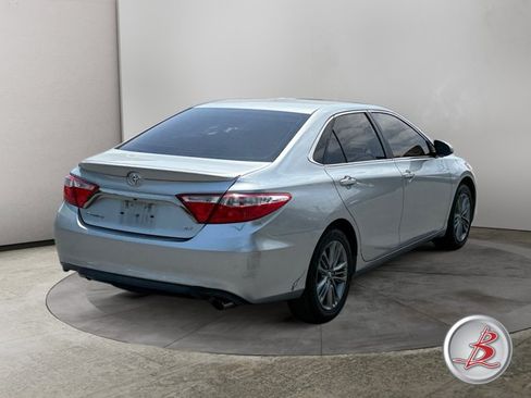 Used 2017 Toyota Camry SE FWD image 7