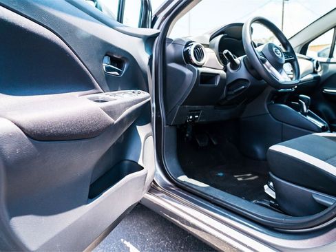 Used 2021 Nissan Versa SV FWD image 11
