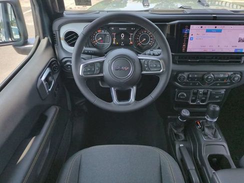 New 2026 Jeep Wrangler Unlimited Sahara w/ Technology Group AWD/4WD image 16