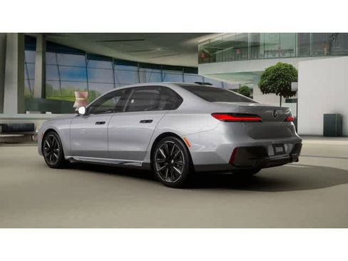New 2025 BMW 740i w/ Executive Package image 2