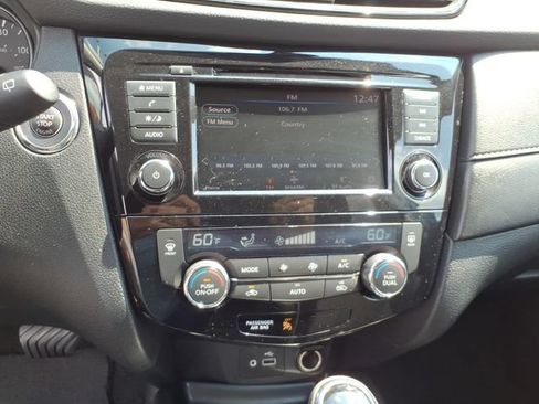 Used 2019 Nissan Rogue SV FWD image 12