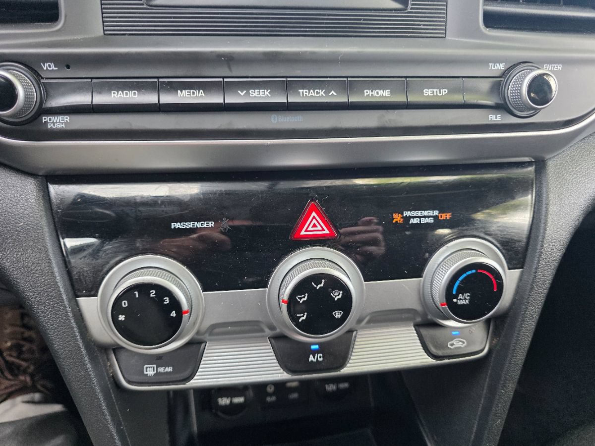 Used 2019 Hyundai Elantra SE w/ Cargo Package FWD image 35