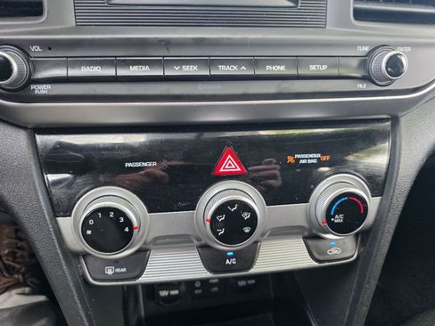 Used 2019 Hyundai Elantra SE w/ Cargo Package image 35