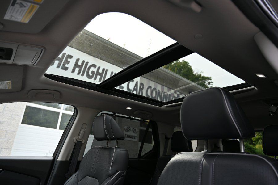 Used 2023 Honda Pilot Elite image 3