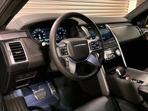 Certified 2025 Land Rover Discovery Dynamic SE AWD/4WD image 24