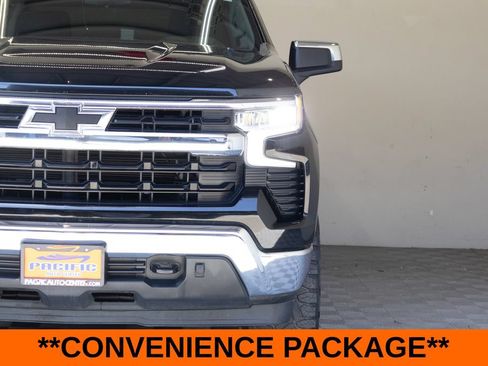 Used 2022 Chevrolet Silverado 1500 LT w/ Z71 Off-Road Package AWD/4WD image 5