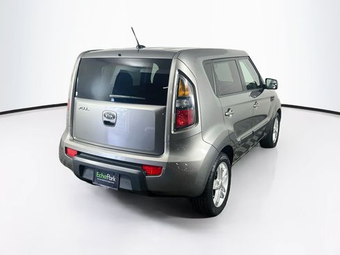 Used 2011 Kia Soul + w/ Audio Pkg FWD image 9