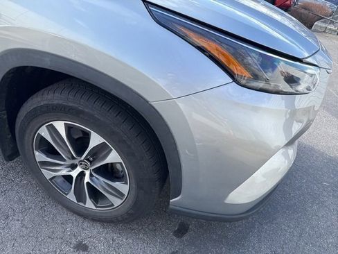 Used 2022 Toyota Highlander XLE image 13