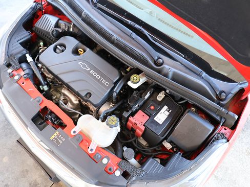 Used 2020 Chevrolet Spark LT image 31