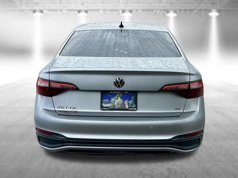 Used 2023 Volkswagen Jetta SE w/ Black Wheel Package FWD image 6