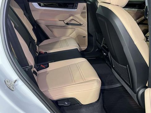New 2026 Porsche Cayenne image 23