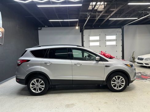 Used 2018 Ford Escape SE AWD/4WD image 7