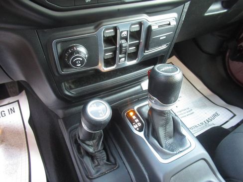 Used 2021 Jeep Gladiator Sport AWD/4WD image 20