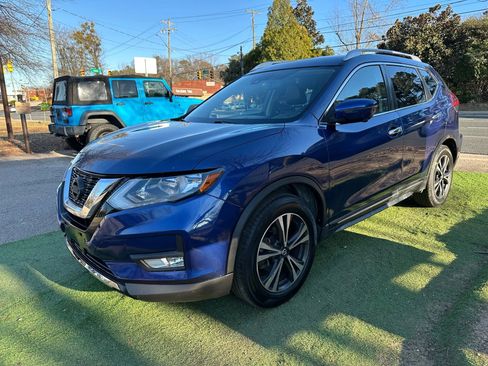 Used 2018 Nissan Rogue SL image 3