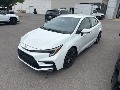 Used 2026 Toyota Corolla SE w/ SE Premium Package FWD image 1