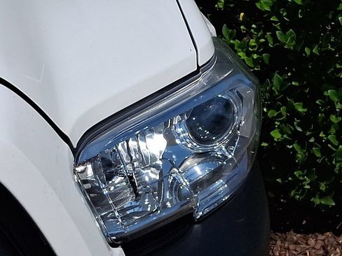Used 2023 Toyota Tacoma SR AWD/4WD image 4