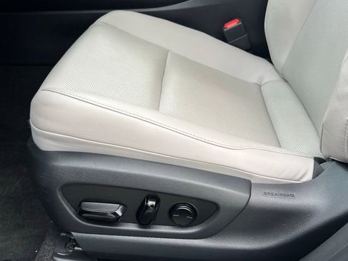 Used 2022 Lexus UX 250h w/ Premium Package image 25