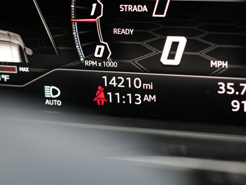 Used 2022 Lamborghini Urus AWD/4WD image 23