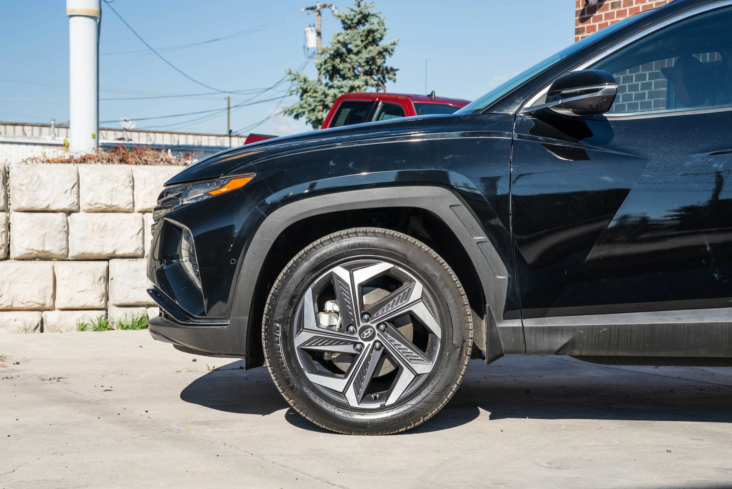 Used 2024 Hyundai Tucson Limited AWD/4WD image 3