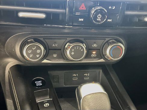Used 2025 Nissan Kicks SV AWD/4WD image 23