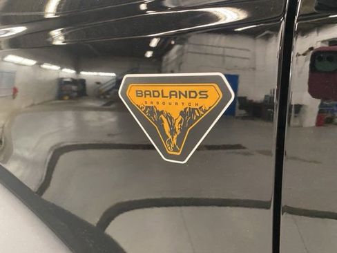 Used 2023 Ford Bronco Badlands w/ Sasquatch Package AWD/4WD image 32