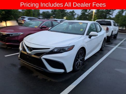 Used 2024 Toyota Camry SE FWD image 4