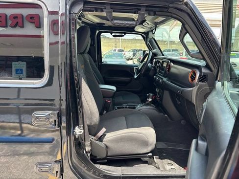 Used 2021 Jeep Gladiator Mojave w/ LED Lighting Group AWD/4WD image 52