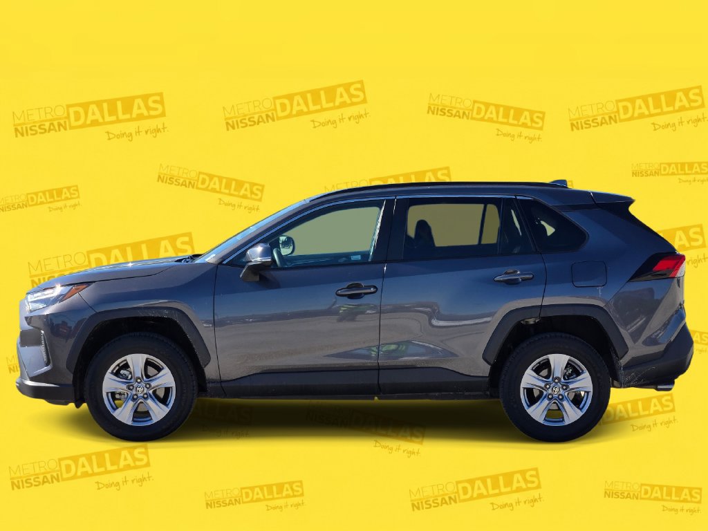 Used 2025 Toyota RAV4 XLE FWD image 3