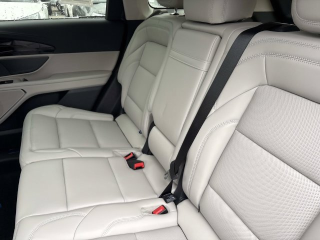 New 2026 Lincoln Nautilus Premier w/ Jet Appearance Package AWD/4WD image 18