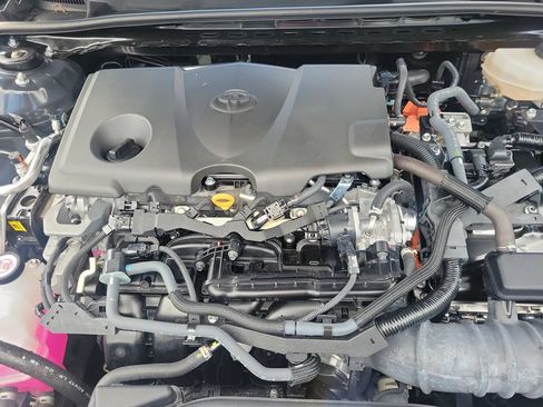 Used 2025 Toyota Camry XLE FWD image 28
