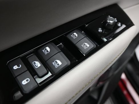 Used 2025 Jeep Wagoneer Series III w/ Premium Group I AWD/4WD image 11
