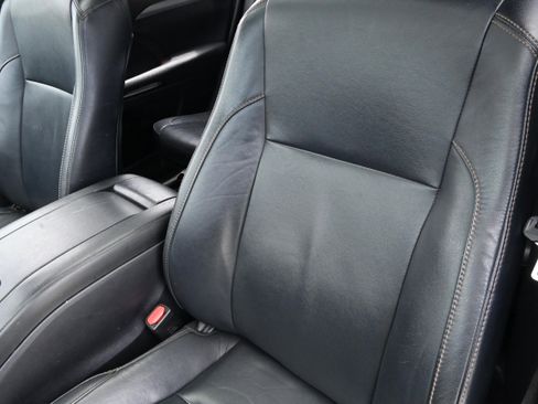 Used 2014 Toyota Highlander XLE AWD/4WD image 12