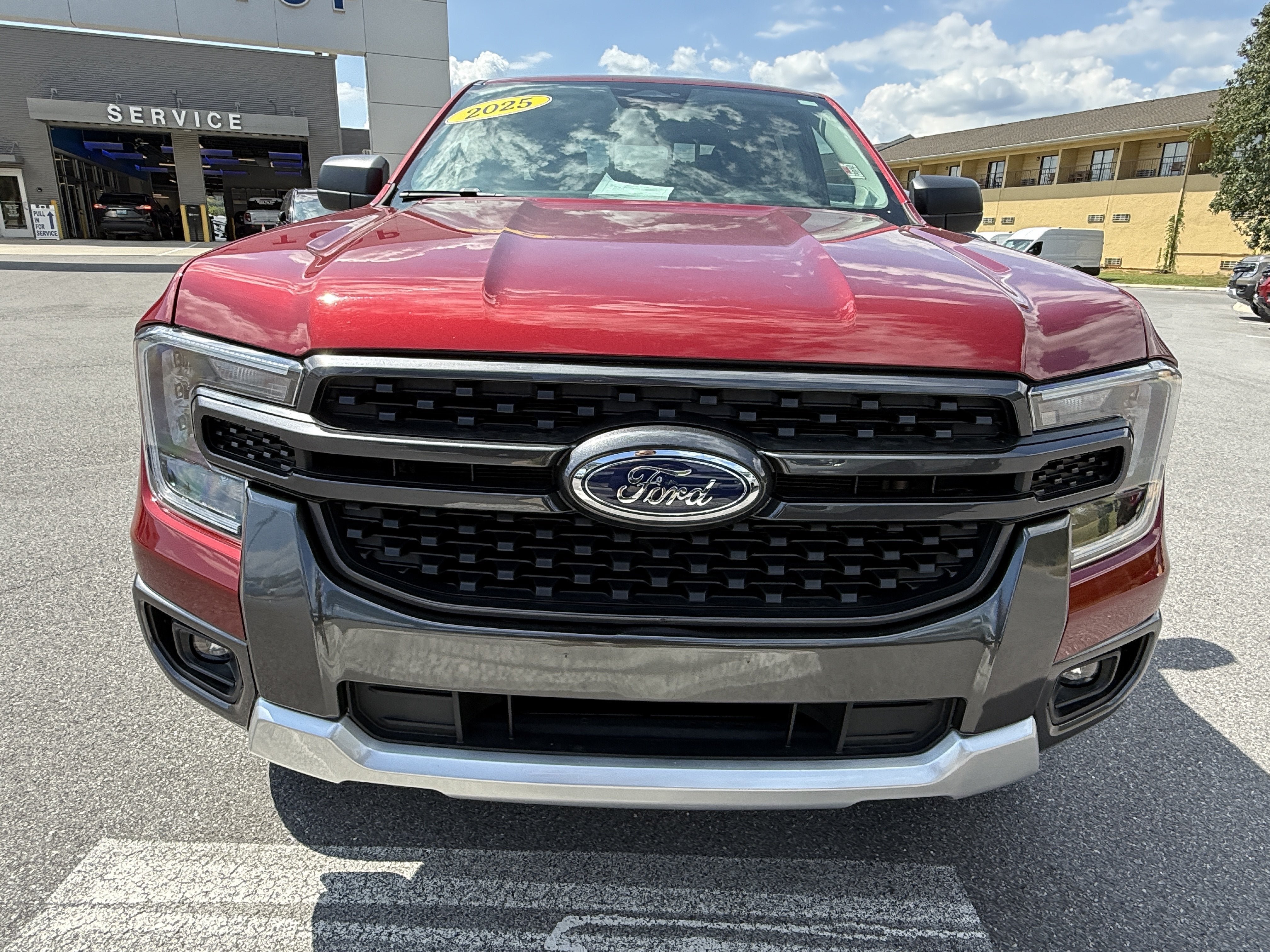 Used 2025 Ford Ranger XLT w/ Equipment Group 301A High AWD/4WD image 2
