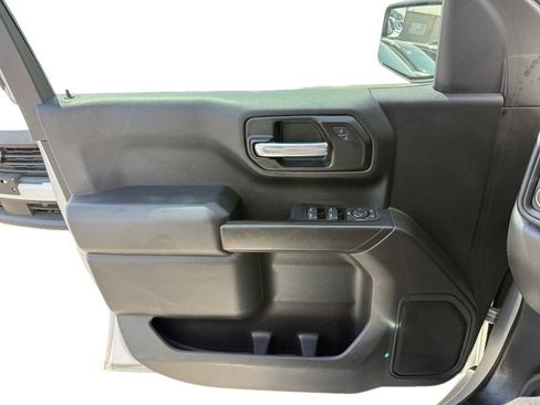 Used 2022 Chevrolet Silverado 1500 Custom Trail Boss AWD/4WD image 17