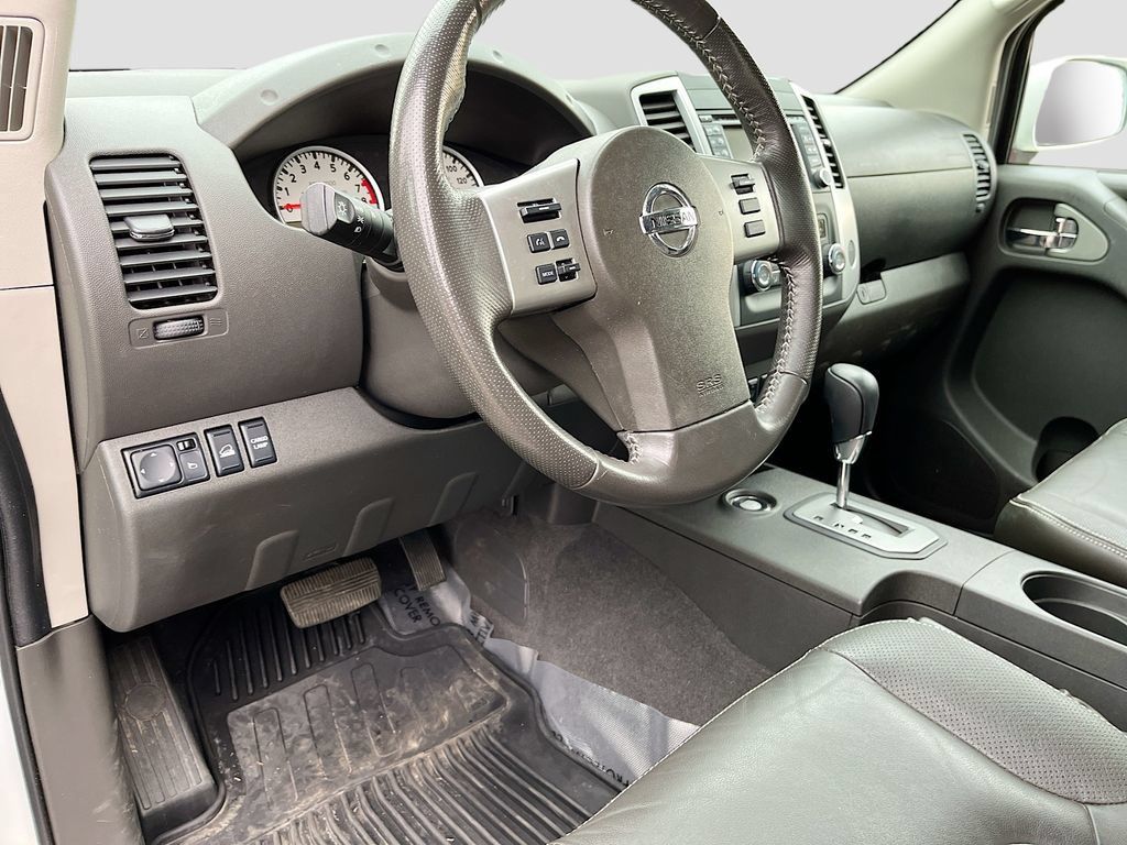 Used 2020 Nissan Frontier PRO-4X AWD/4WD image 9