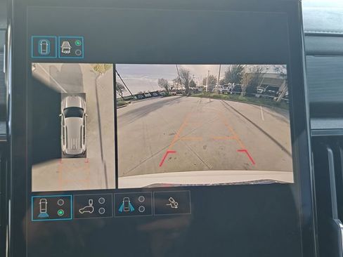 Used 2024 GMC Acadia AT4 w/ Luxury Package image 16